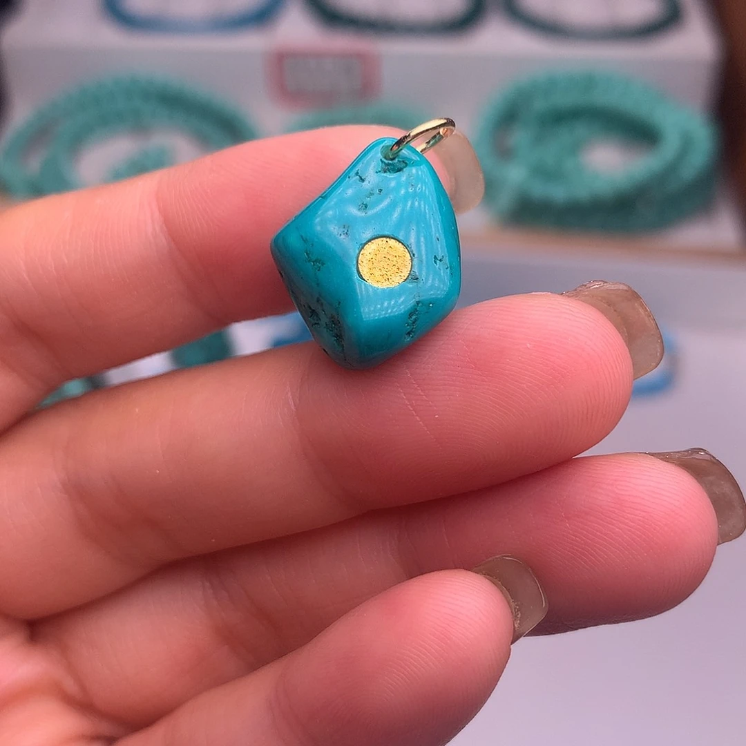 十堰蓝花花松石未镶嵌