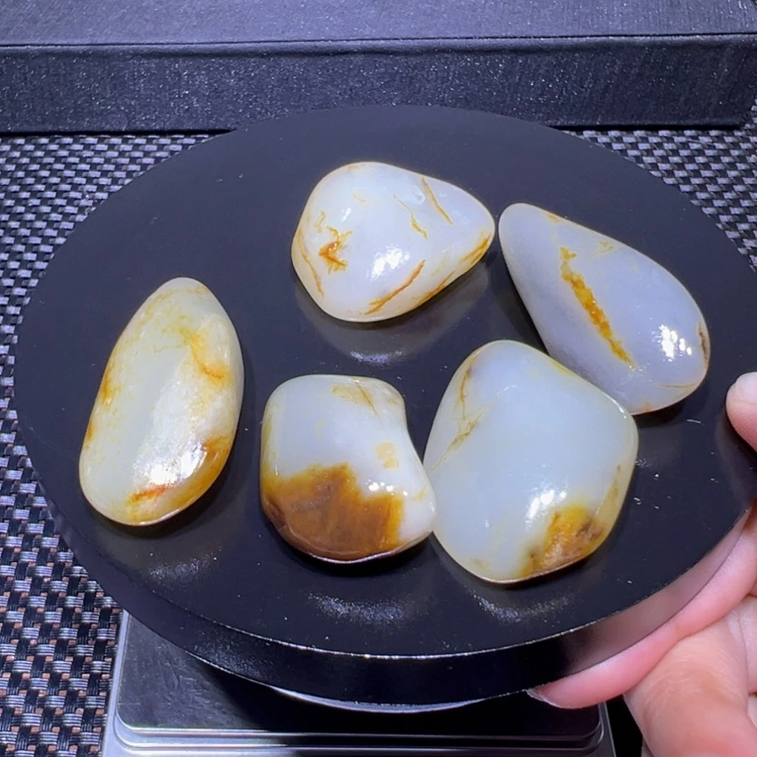 吊坠(不含链)未镶嵌和田玉（子料）110-103
