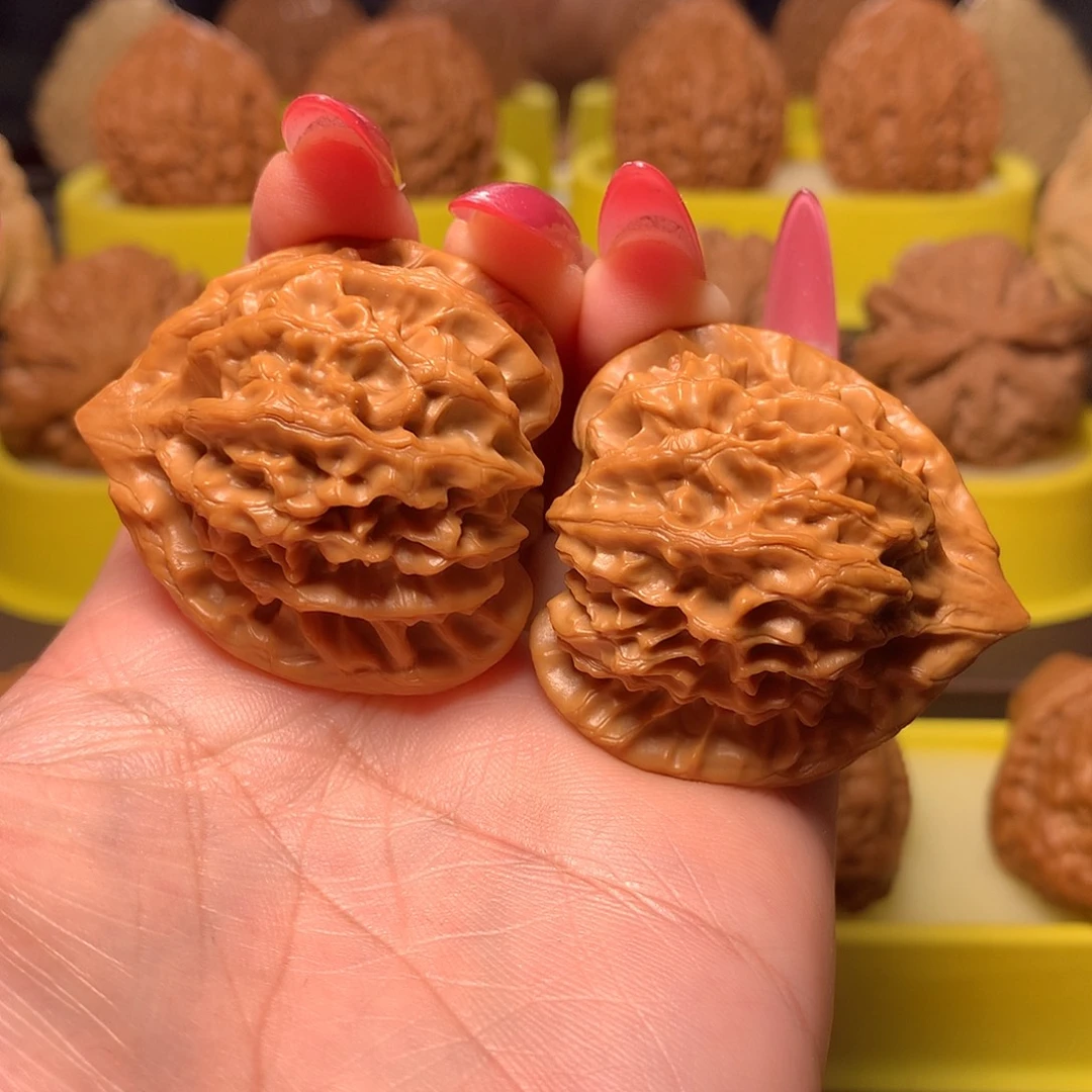 羡****文玩核桃吊坠龙门涧全品40