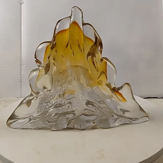 琉璃琉璃琥珀色山摆件