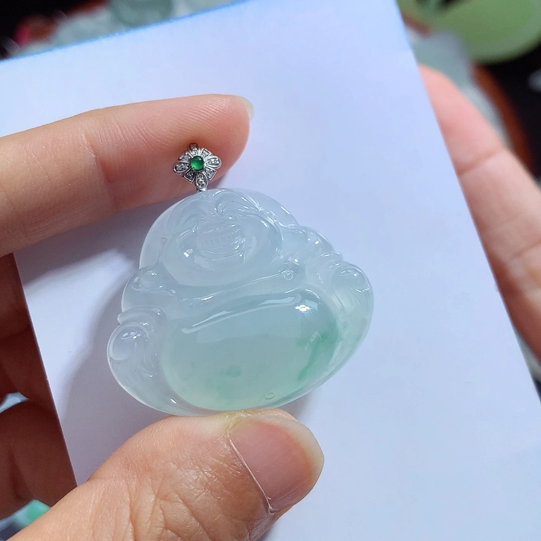 翡翠未镶嵌颈饰佛公