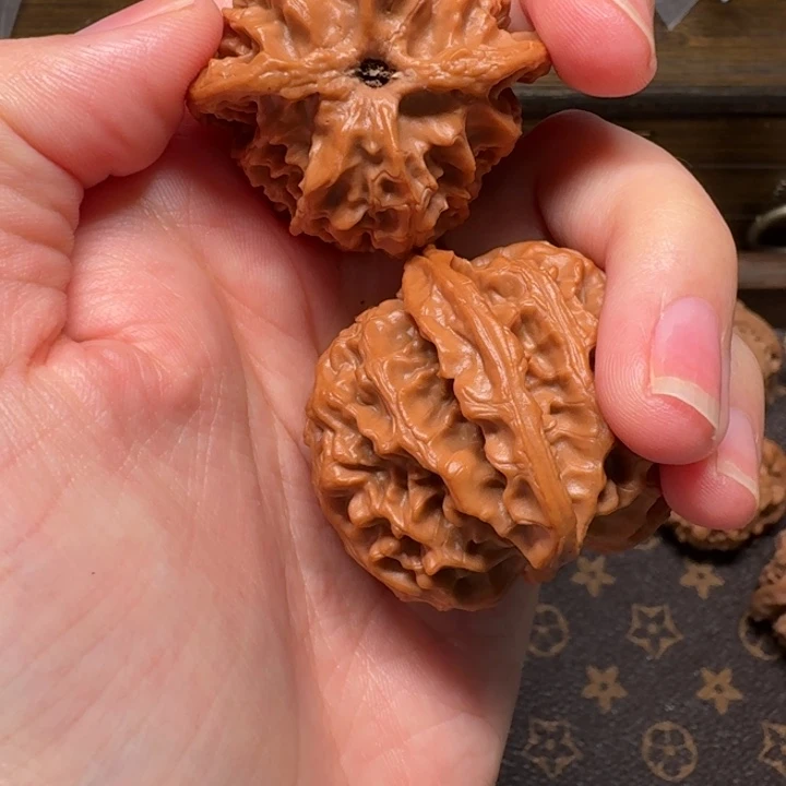 吊坠桃核苹果园150