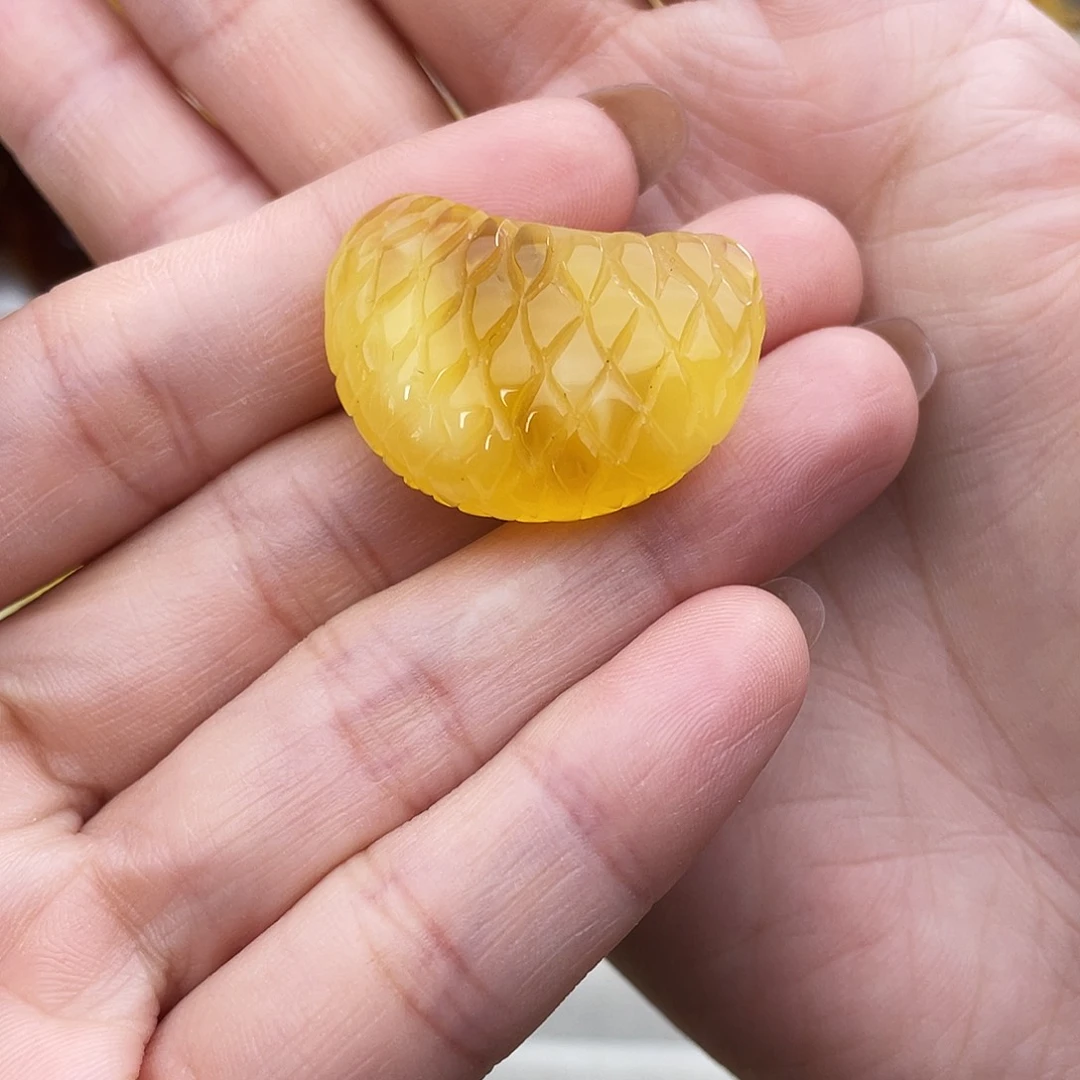 琥珀未镶嵌吊坠(赠链)