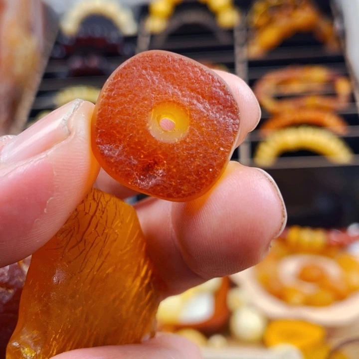 琥珀颈饰未镶嵌吊坠