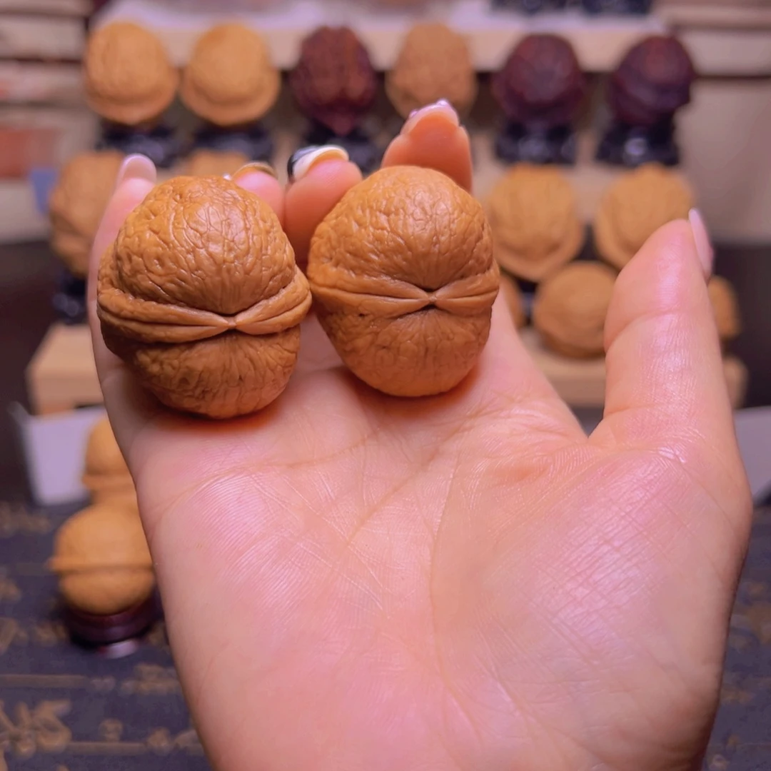 文玩核桃把件血玉元宝H3