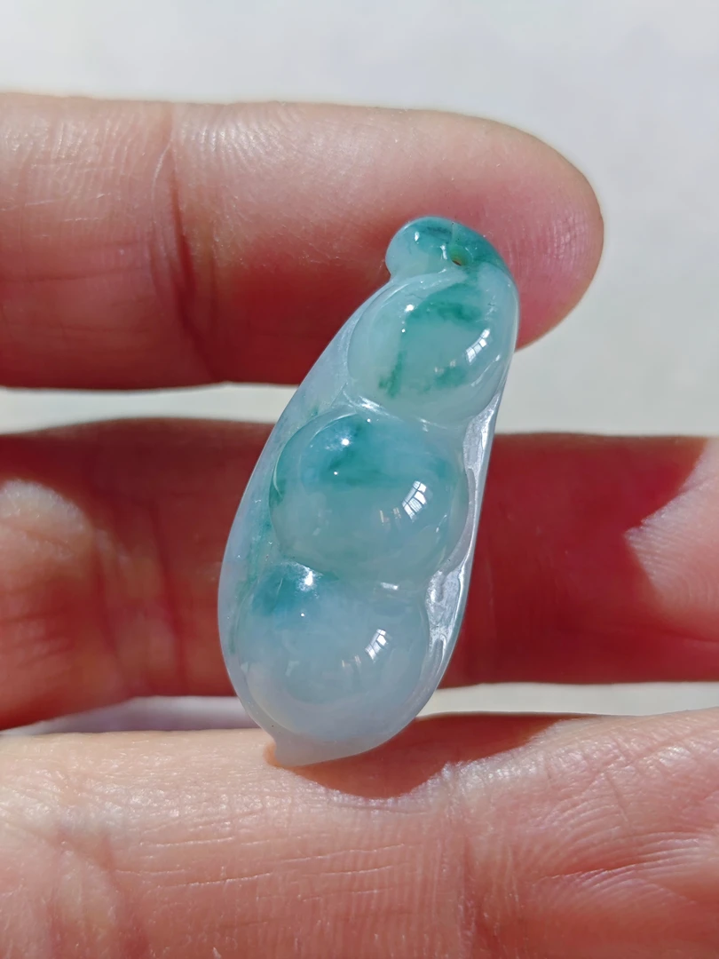 天然缅甸翡翠A货玉福豆吊坠