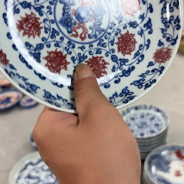 瓷片釉里红缠枝莲大胡乘景德镇