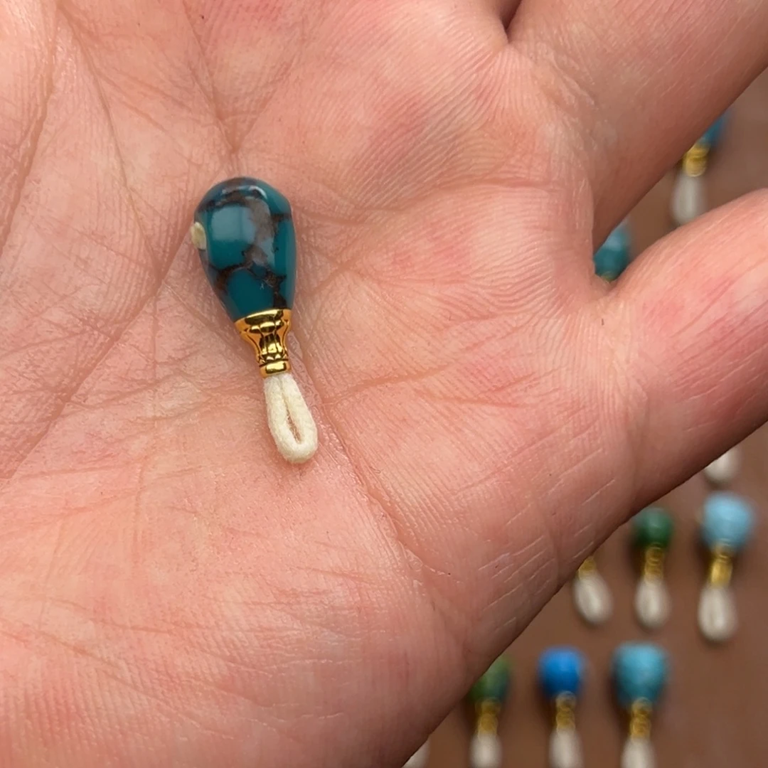 八***财绿松石未镶嵌颈饰