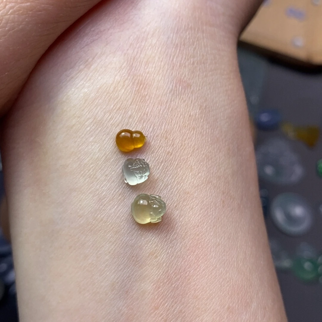 木***小翡翠未镶嵌颈饰翡翠