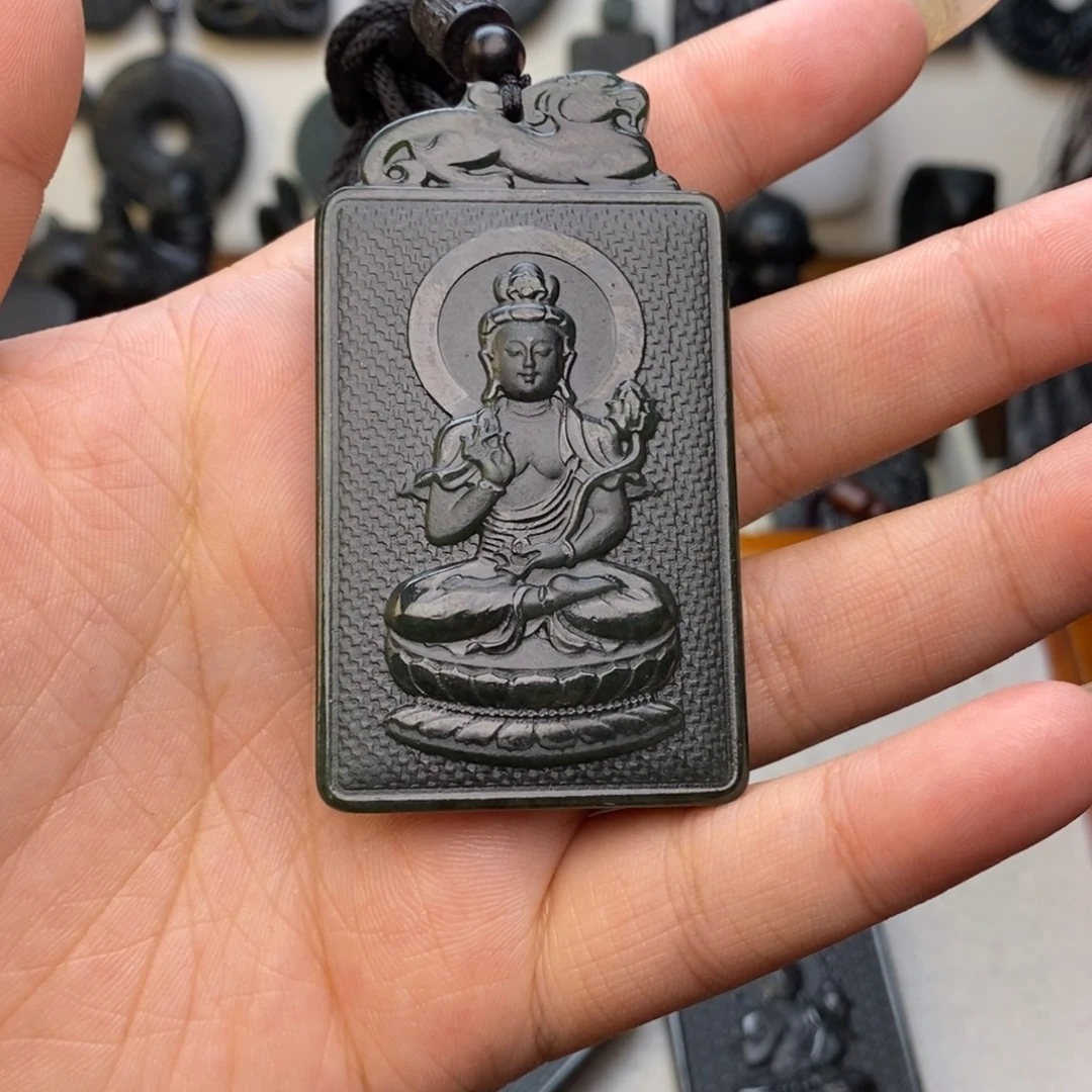 自***牧和田玉未镶嵌颈饰