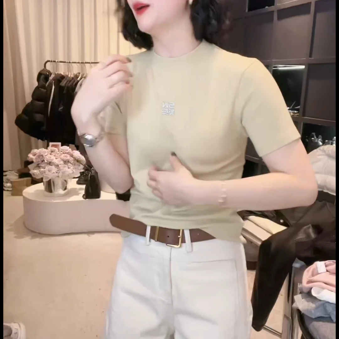 春款时尚圆领设计感时尚百搭短袖显瘦上衣款女LK2501658
