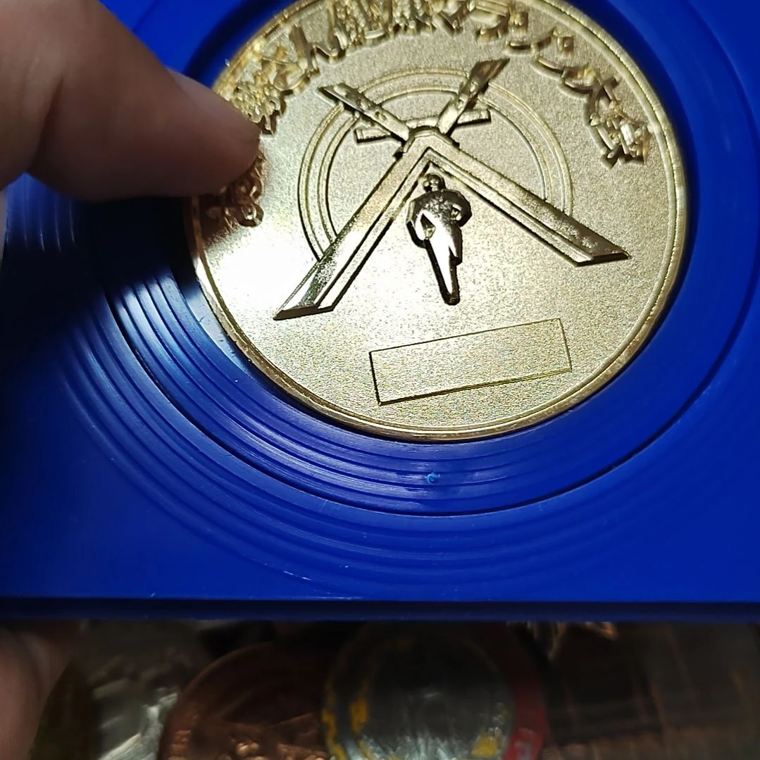 吴***风日本早期的纪念章一个。