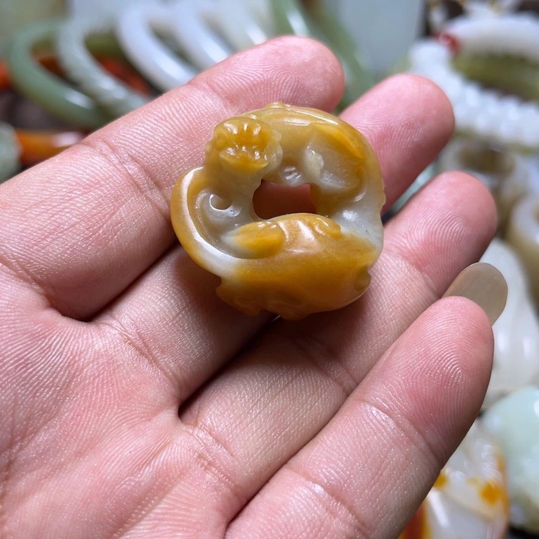 颈饰未镶嵌和田玉