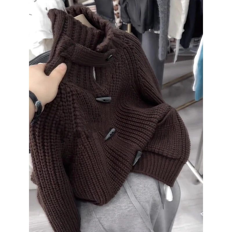 设计感立领牛角扣毛衣外套女大码2025秋冬款通勤宽松显瘦针织开衫