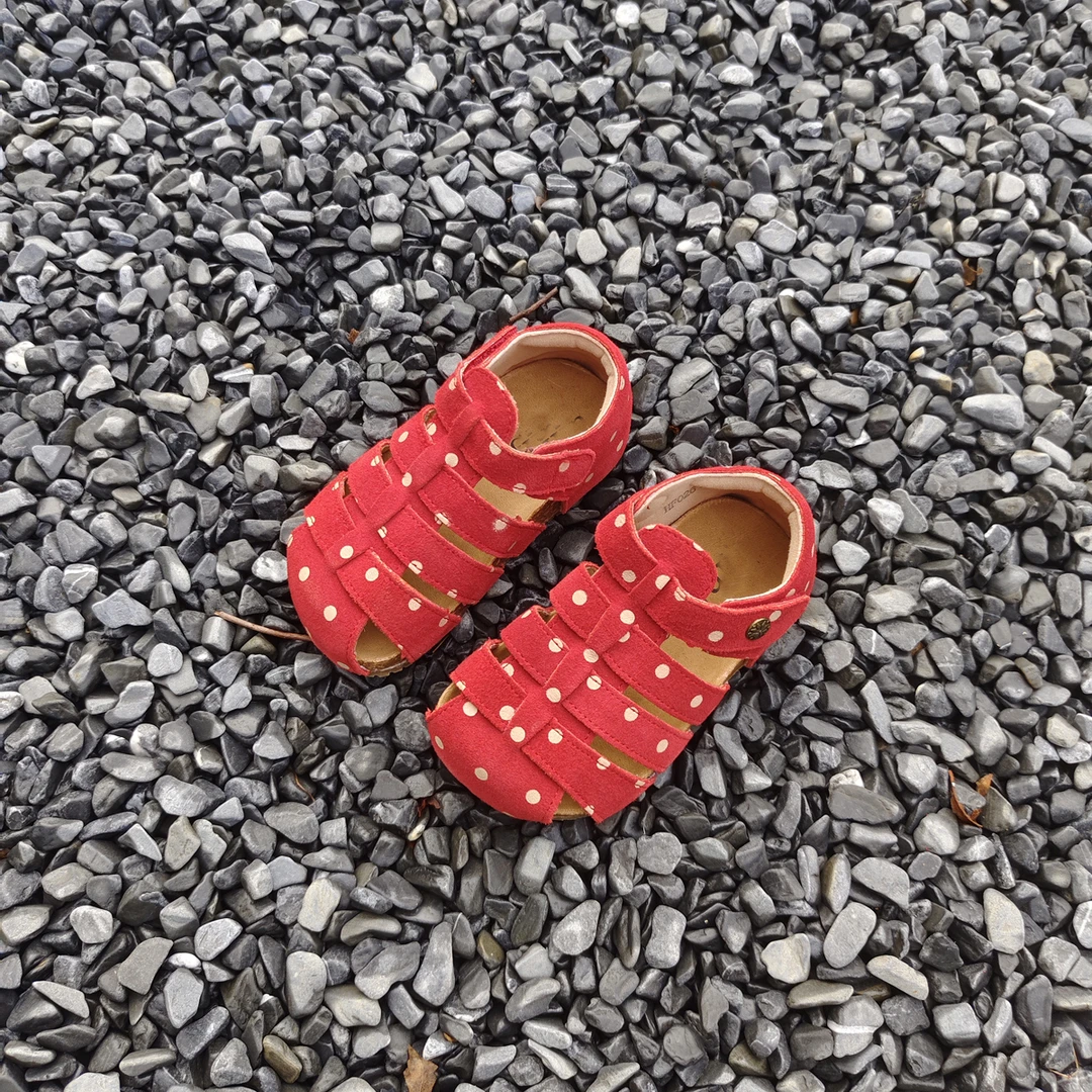 韩版儿童真皮勃肯凉鞋夏季女童牛皮斑点公主沙滩鞋包头女宝宝凉鞋