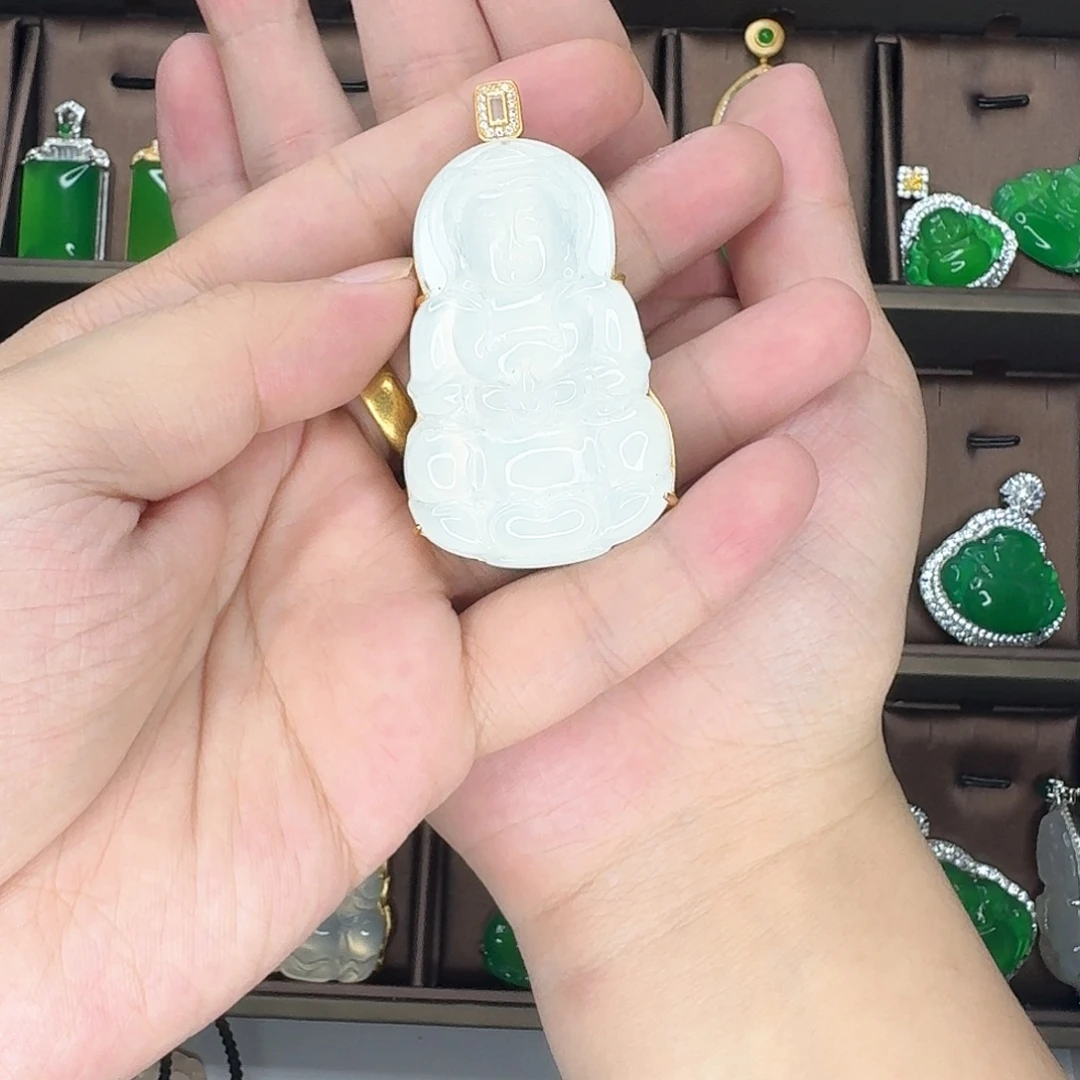 玛瑙/玉髓未镶嵌颈饰观音