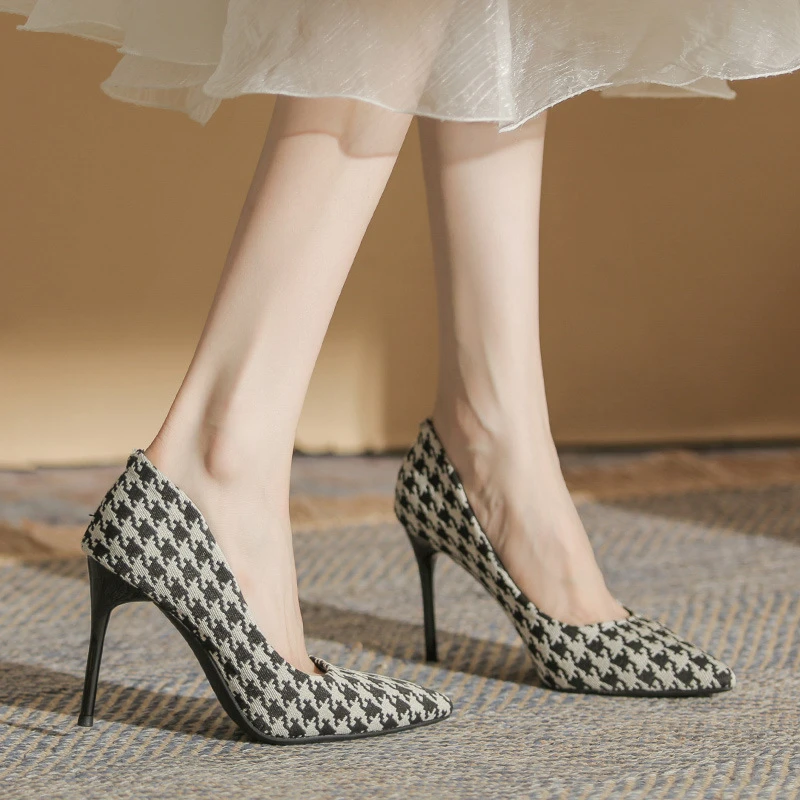 真皮高跟鞋女细跟2025年新款设计感小众气质职业黑色时尚单鞋百搭