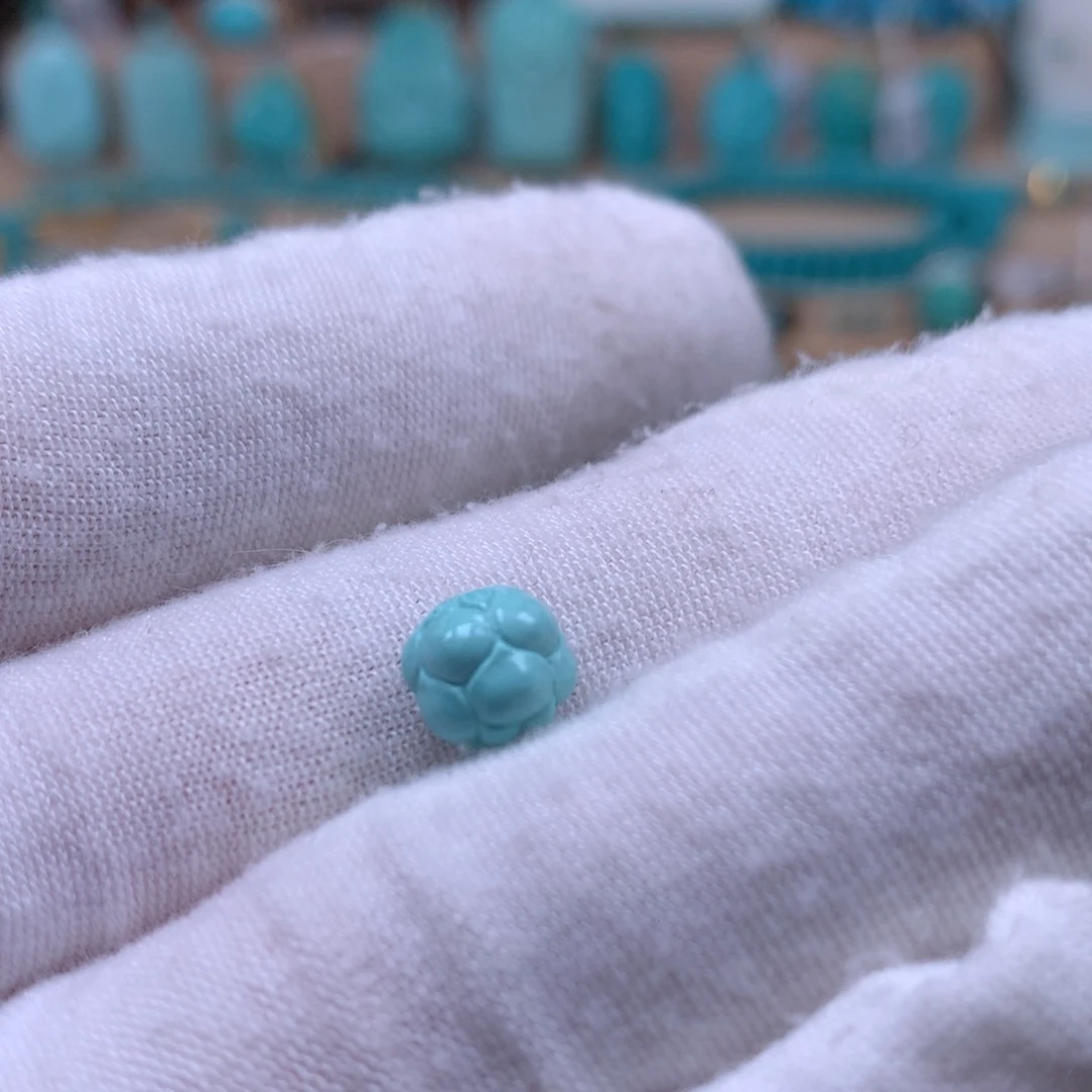 绿松石雕刻件未镶嵌