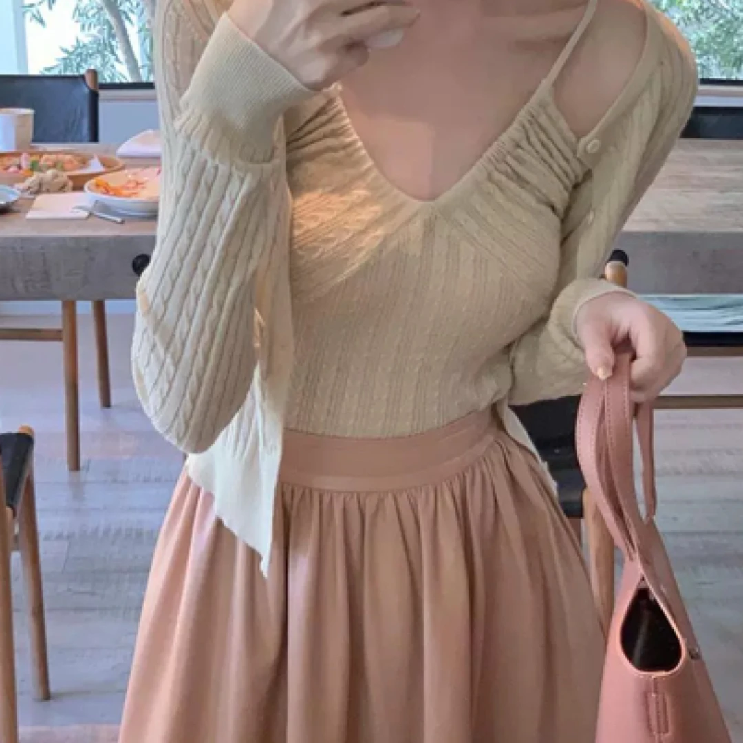 针织短款吊带时尚