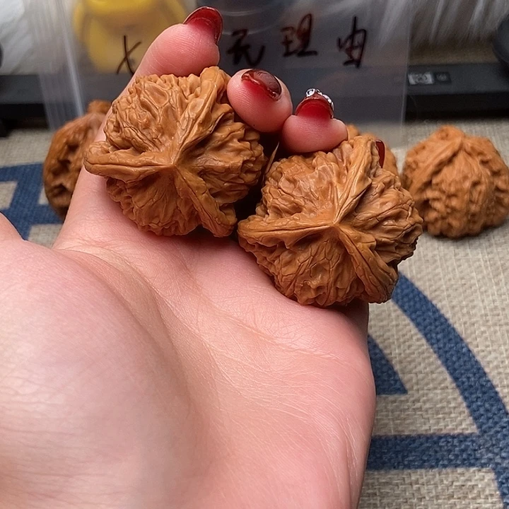 文玩核桃把件海*I宫灯正奔