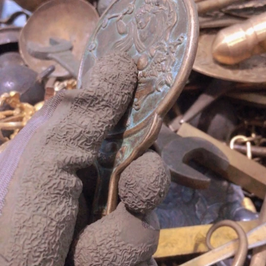 金***潮闪电购铜摆件工艺品