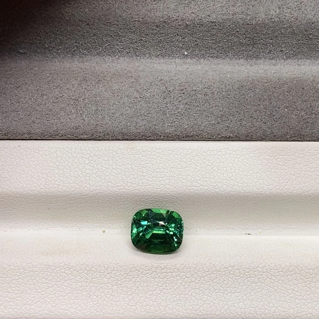未镶嵌裸石碧玺3.15克拉天然拉贡绿碧玺