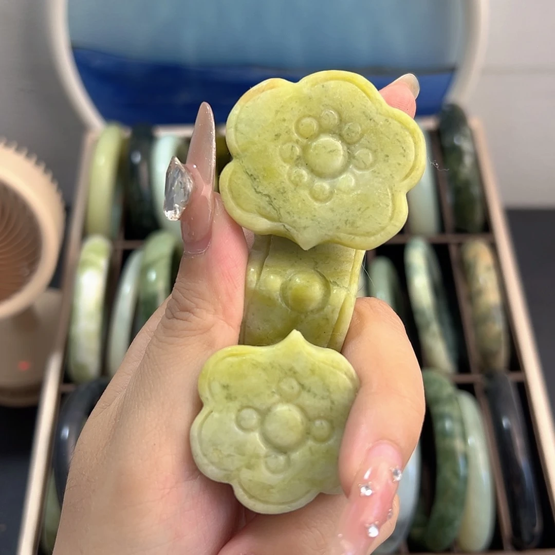 蛇纹石玉未镶嵌手镯默认瑕疵