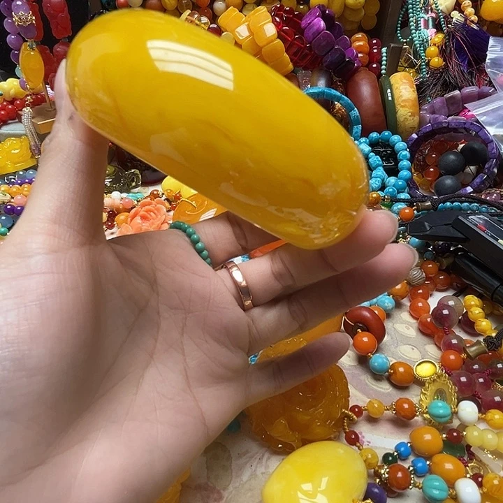 树脂制品996鸡油宽版手镯