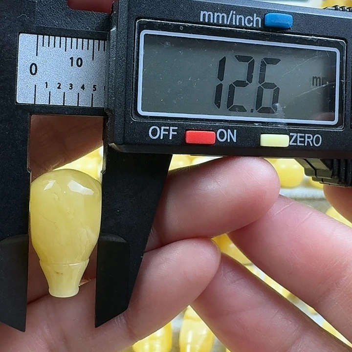 蜜蜡未镶嵌裸石20杂