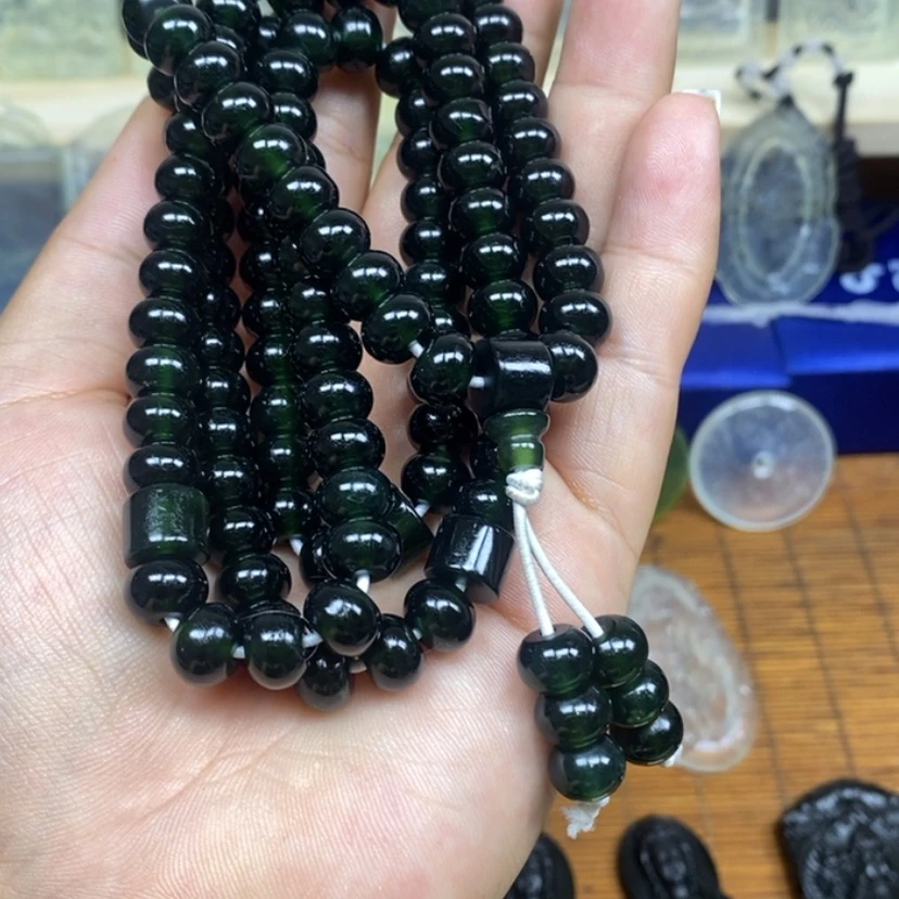 【闪购商品】蛇纹石玉未镶嵌颈饰沈****会