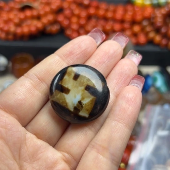 越***!玛瑙/玉髓未镶嵌颈饰