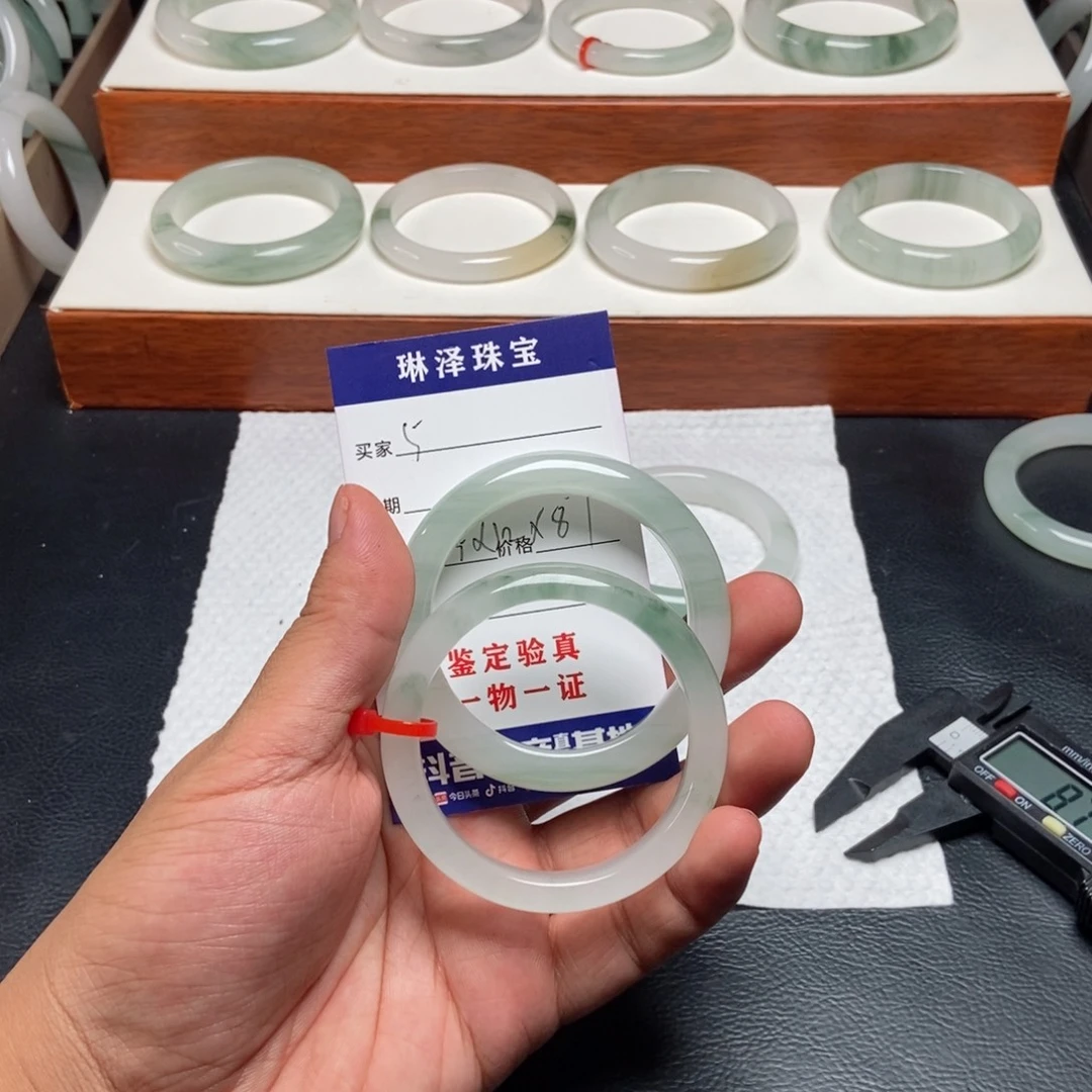 菲***夜未镶嵌手镯石英质玉5