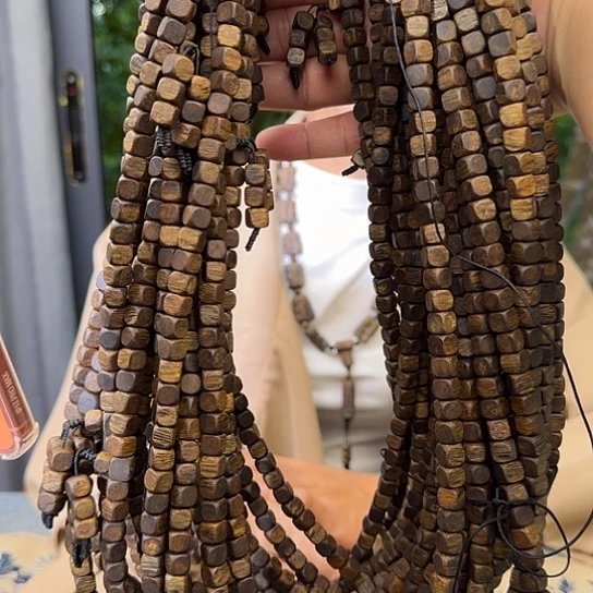 手串沉香乌身板头0.7-26多样性发货1条