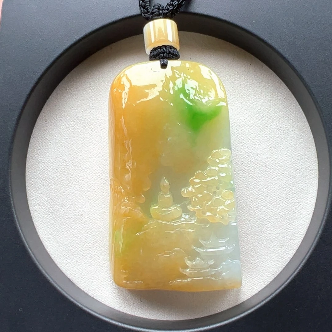 翡翠未镶嵌颈饰悟道