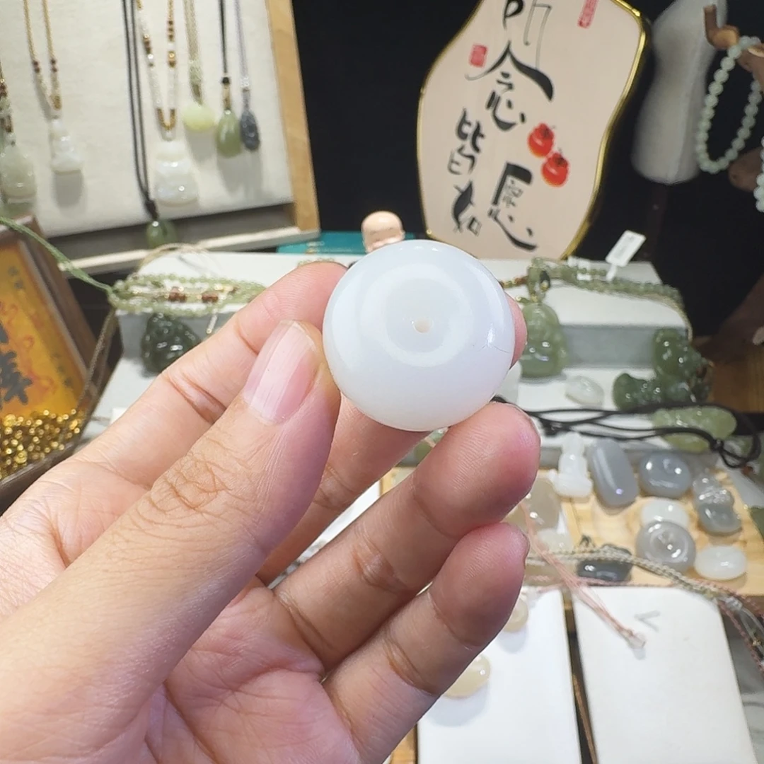 耘***锦颈饰未镶嵌和田玉