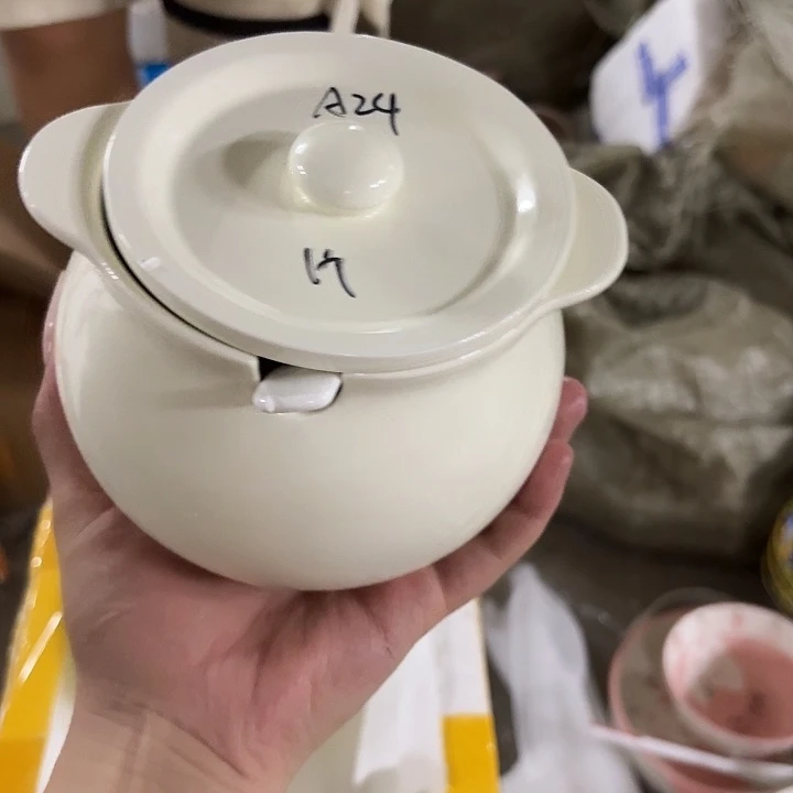 搪瓷A24猪油罐一个