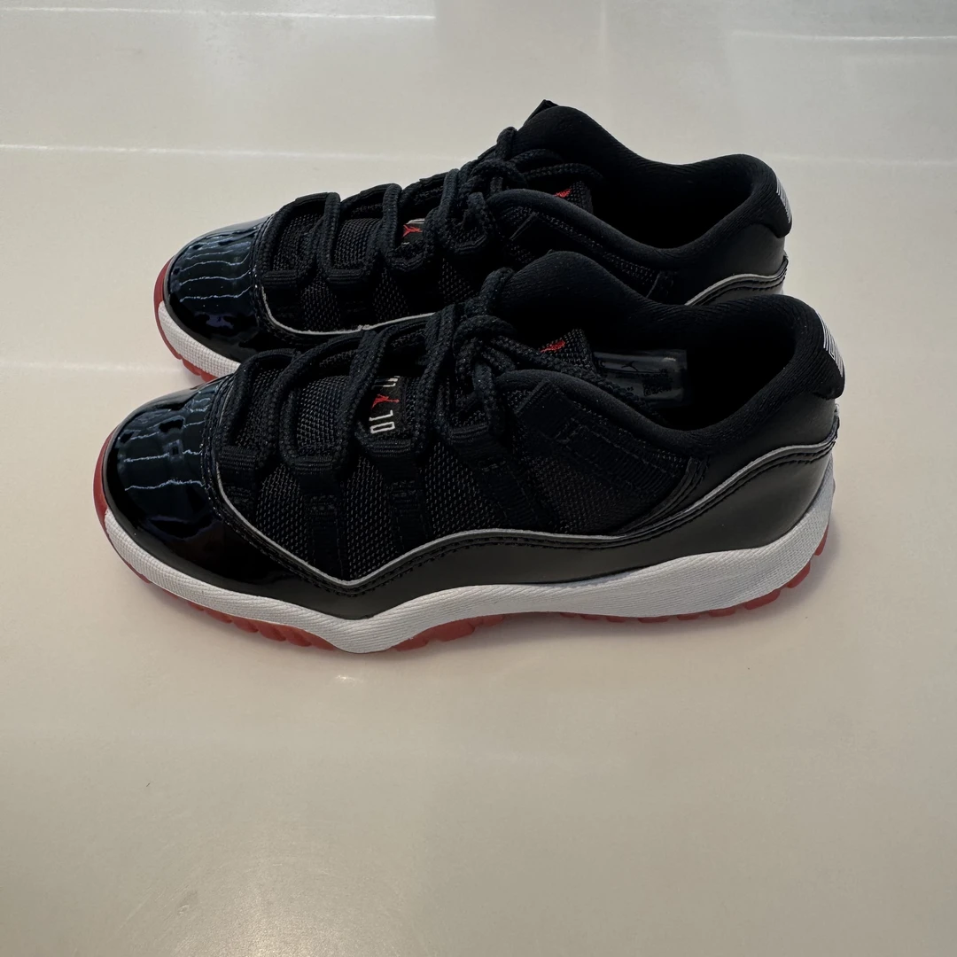 【耐克/商场同款新品】NIKE小童AJ11黑红低帮复古篮球鞋FV5116-006