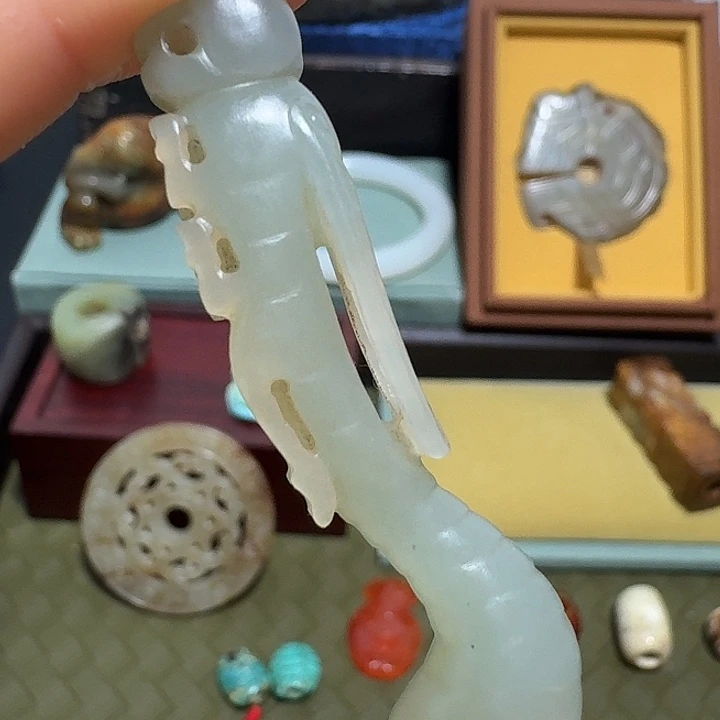 今***约和田玉未镶嵌颈饰