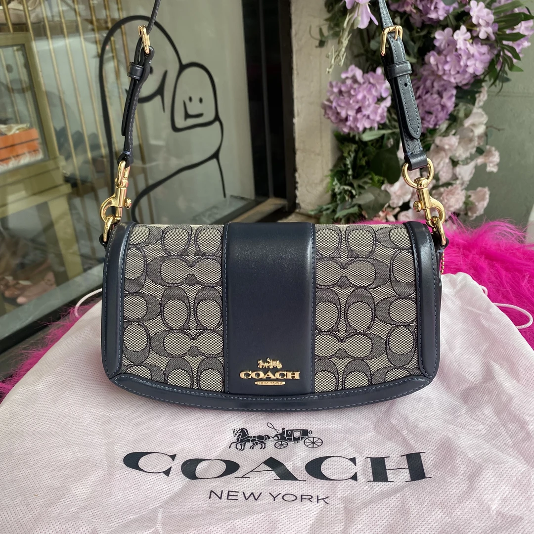 95新 COACH/蔻驰 海军蓝腋下包