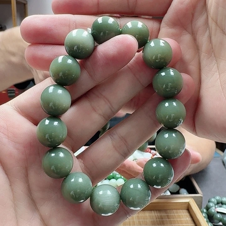 未镶嵌手串和田玉沙枣青豆色