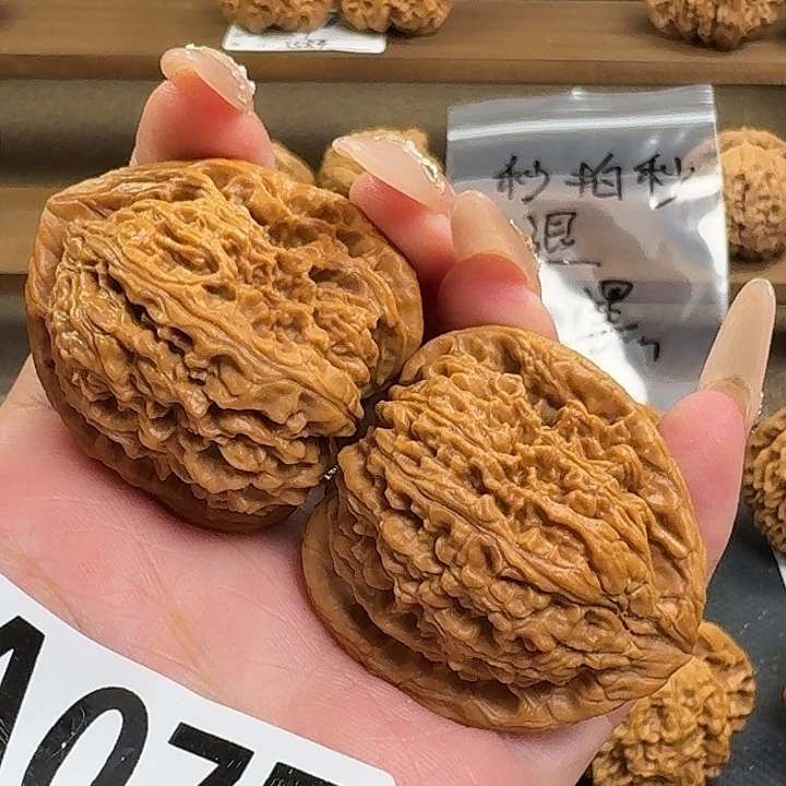 文玩核桃吊坠75号南j疆40全品