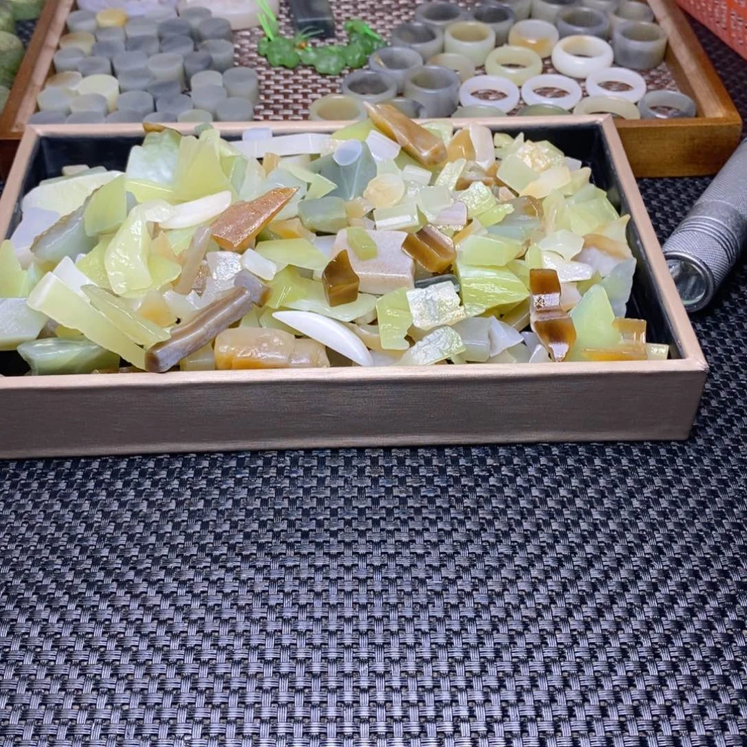 和田玉（糖玉）未镶嵌珠宝半成品巴**合