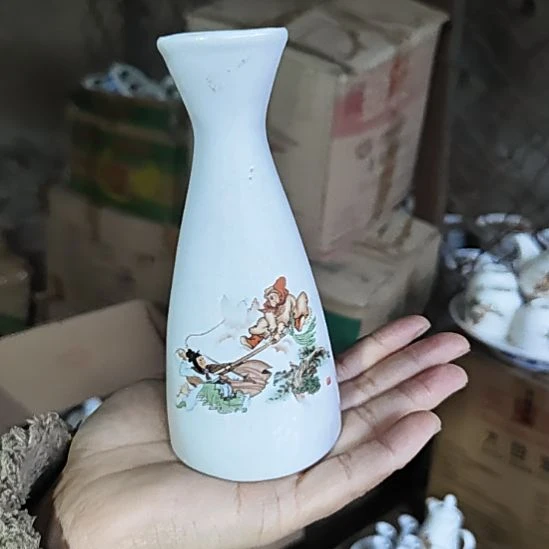 库存微瑕三打白骨精酒壶