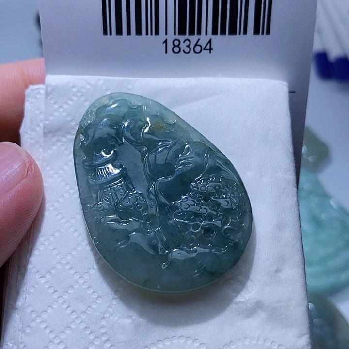颈饰未镶嵌翡翠天光墟翡翠市场现金代购