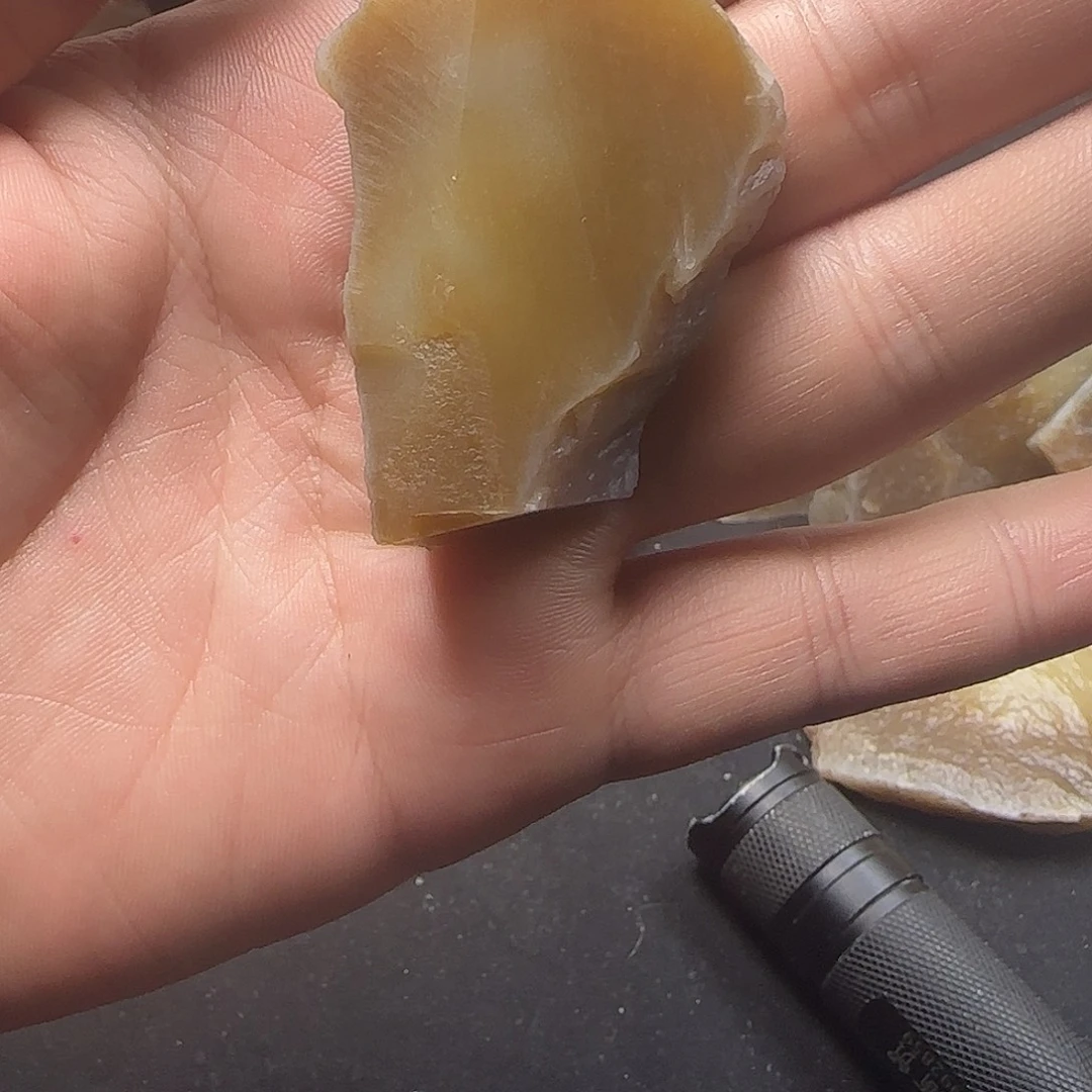 阿****和田玉未镶嵌珠宝奇石