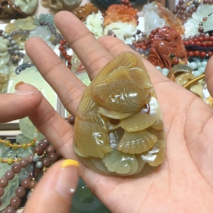 蛇纹石玉未镶嵌吊坠