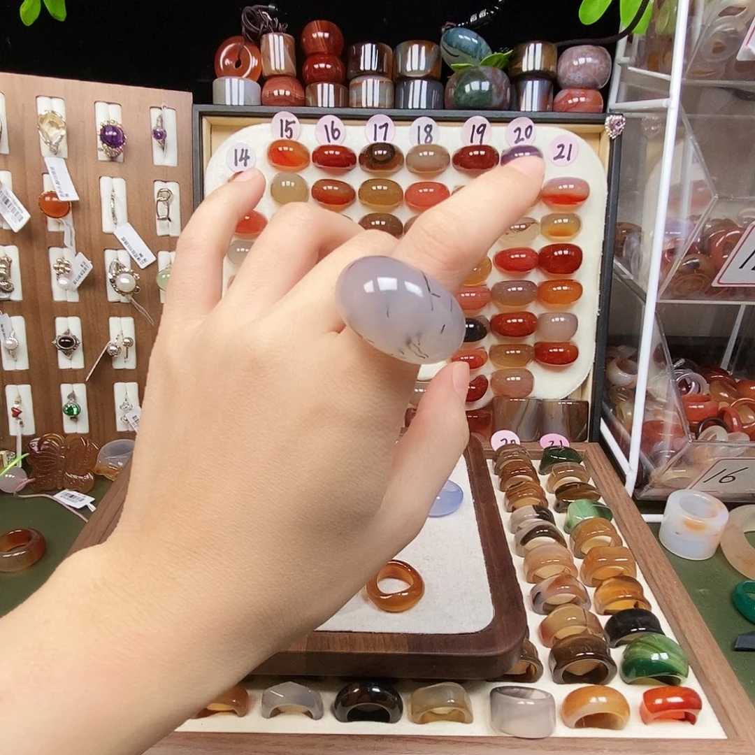 彭***）玛瑙/玉髓未镶嵌戒指