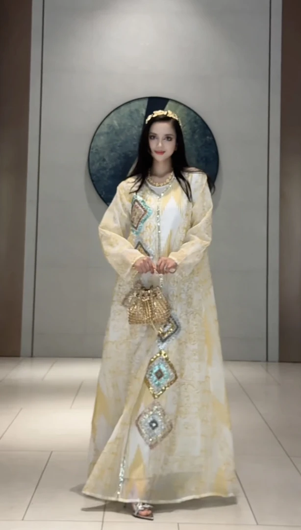 夏夏秋冬拼接四季适合刺绣连衣裙网红服装设计师提花