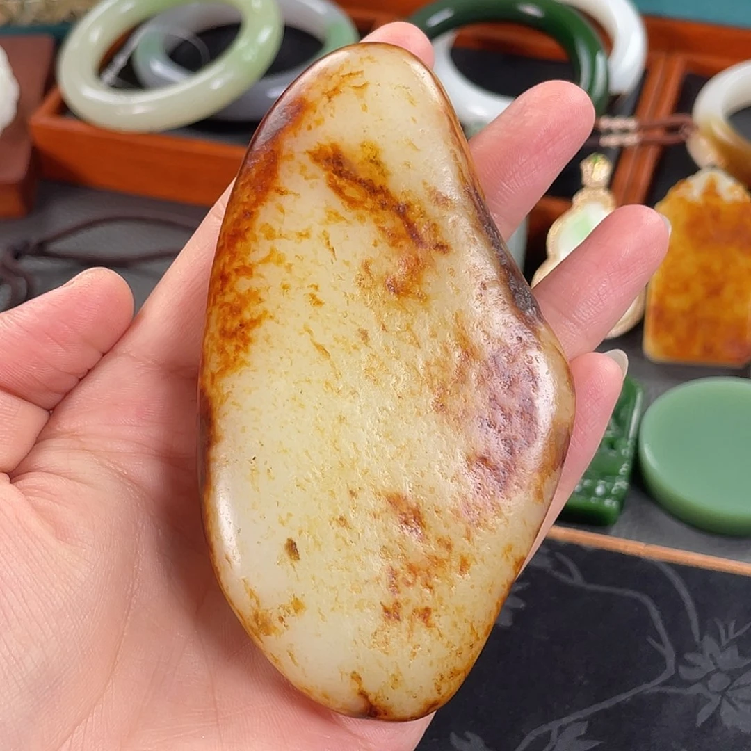 和田玉未镶嵌把件