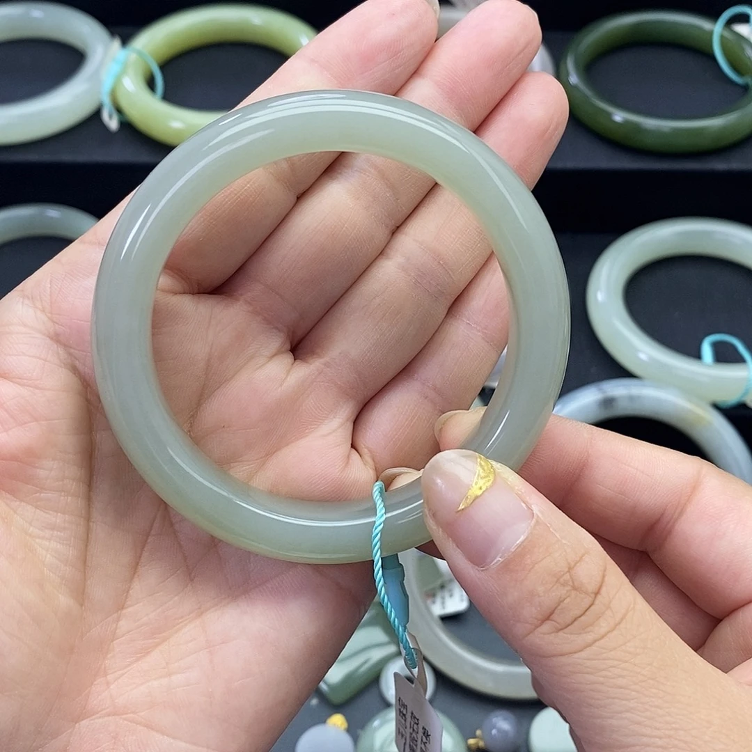 和田玉手镯未镶嵌56.57